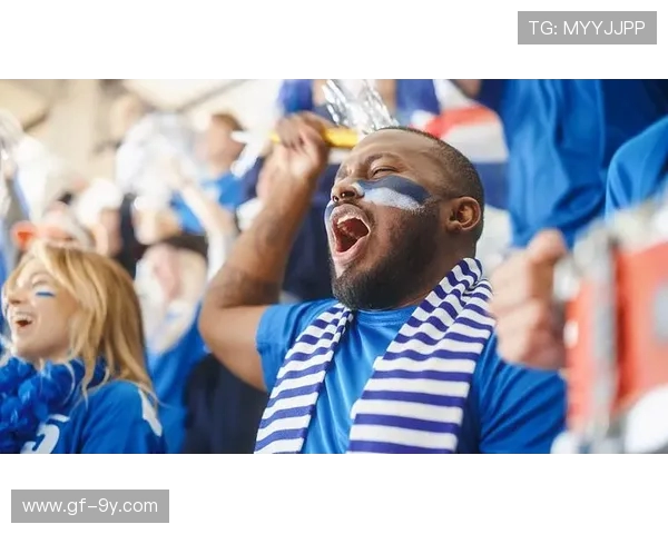 当足球成了打铁艺术盛宴那些让球迷心碎又爆笑的名场面